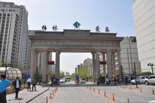 柏林愛樂小區(qū)更換隱形紗窗