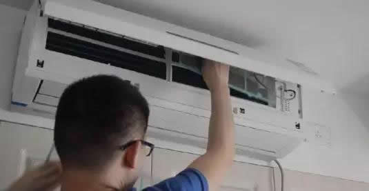 這個(gè)框內(nèi)是纖維網(wǎng)，這個(gè)就是過濾空調(diào)空氣