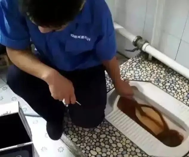 地暖管內(nèi)水垢如何清洗