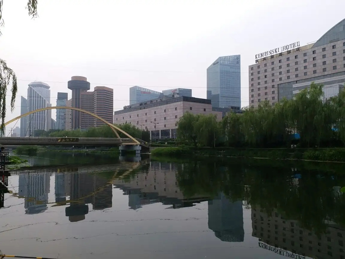 朝陽(yáng)區(qū)左家莊燕莎周邊小區(qū)街道清洗熱水器