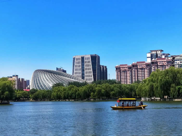 朝陽(yáng)公園周邊街道及附近小區(qū)清洗熱水器