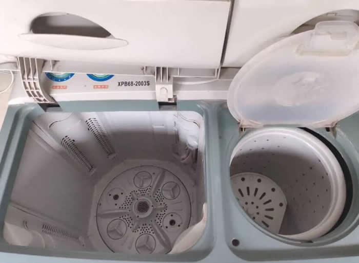 澳柯瑪洗衣機(jī)怎么拆開(kāi)清洗污垢